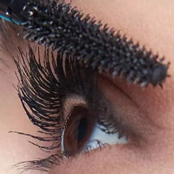 Maybelline Pestañina Skyhigh Cosmicblack